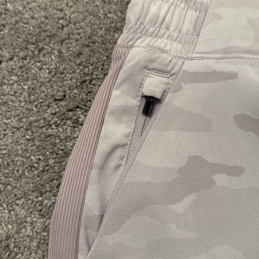 Mauve camo Athleta joggers - Picture 3 of 6